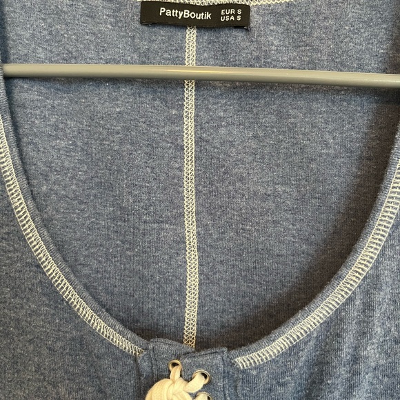 Blue PattyBoutik top with tie up string - Picture 2 of 3